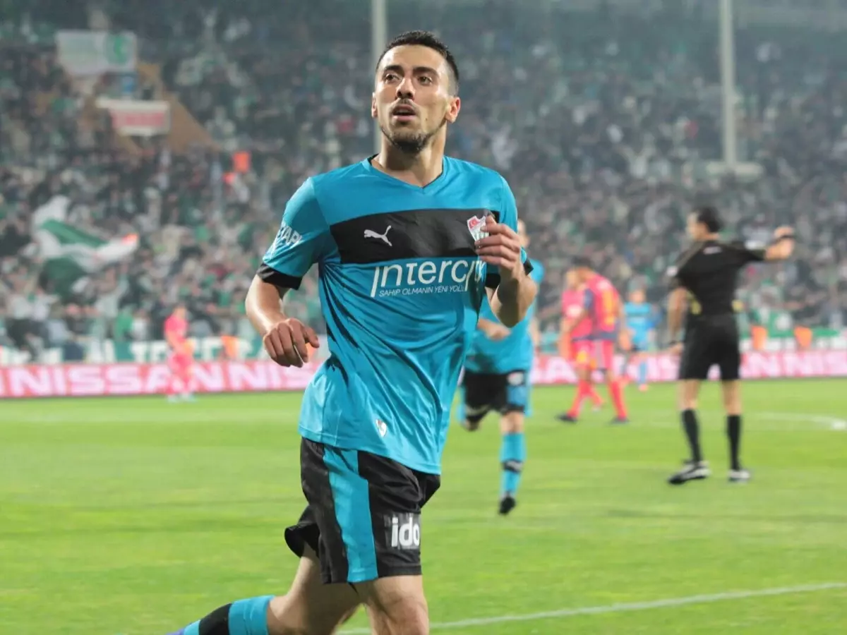 Bursasporlu Ferhat Kiraz: "Formayı Hakederek Aldım"