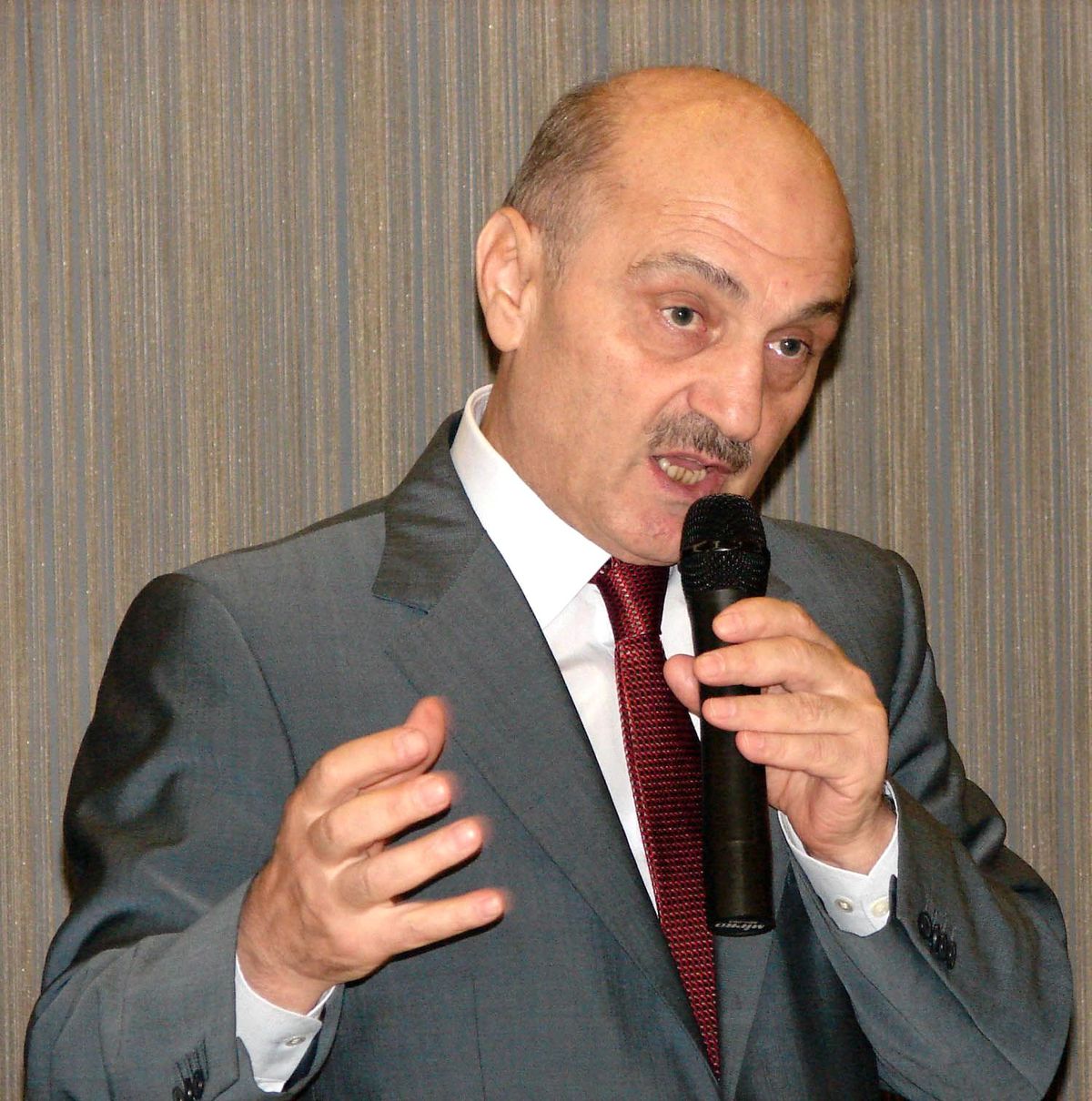Çevre ve Şehircilik Bakanı Bayraktar, Sakarya\'da Açıklaması
