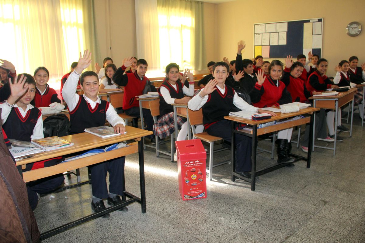 Döşemealtı Belediyesi\'nden Atık Pil Kampanyası