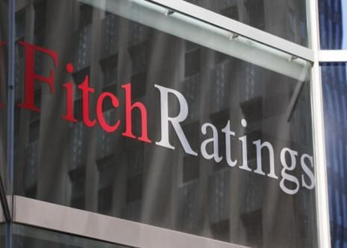 Fitch, Güney Kıbrıs\'ın Kredi Notunu 2 Kademe Düşürdü, Görünüm Negatif