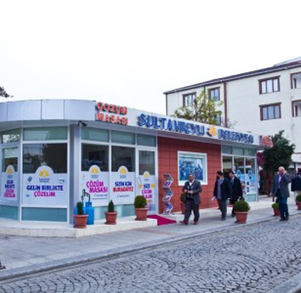 Hizmetler Meyvesini Verdi
