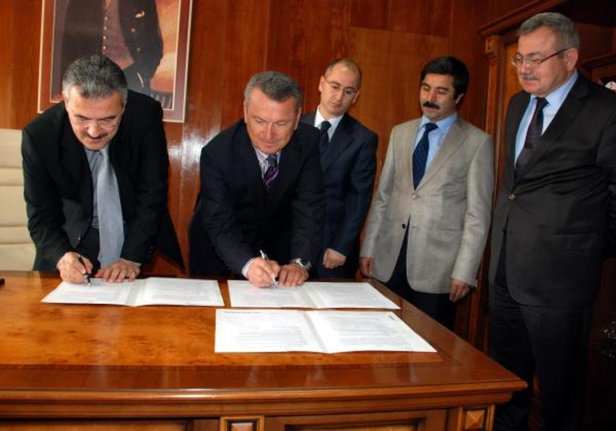 İşadamından 16 Derslikli Okul