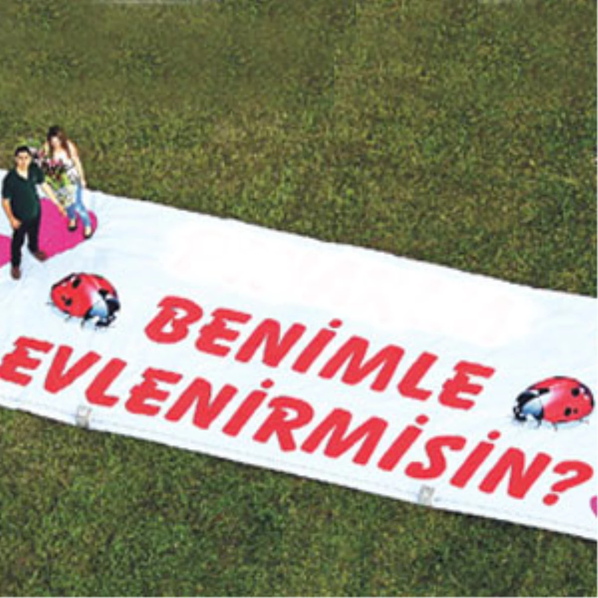 İstanbul\'dan Ankara\'ya Pankartlı Evlilik Teklifi