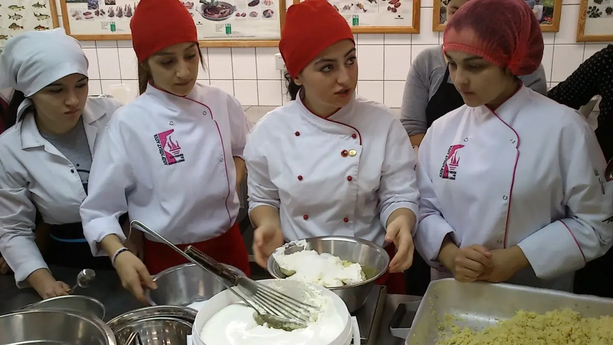 Kız Meslek Lisesi Öğrencileri Alman Mutfağına Girdi