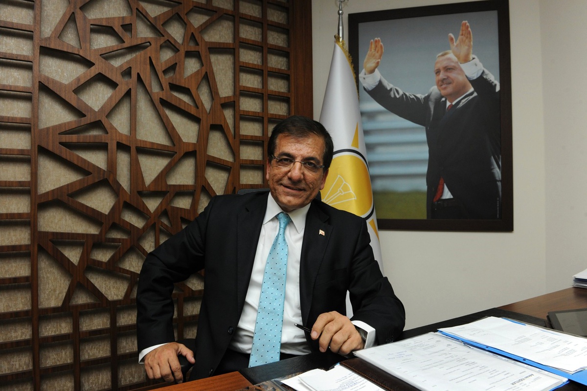 Sedat Yalçın 24 Kasım Öğretmenler Günü\'nü Kutladı