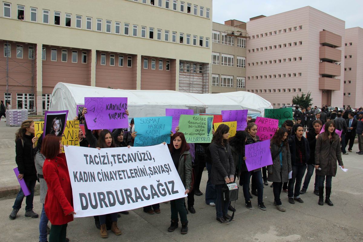 Üniversiteli Kadınlar Eylemi
