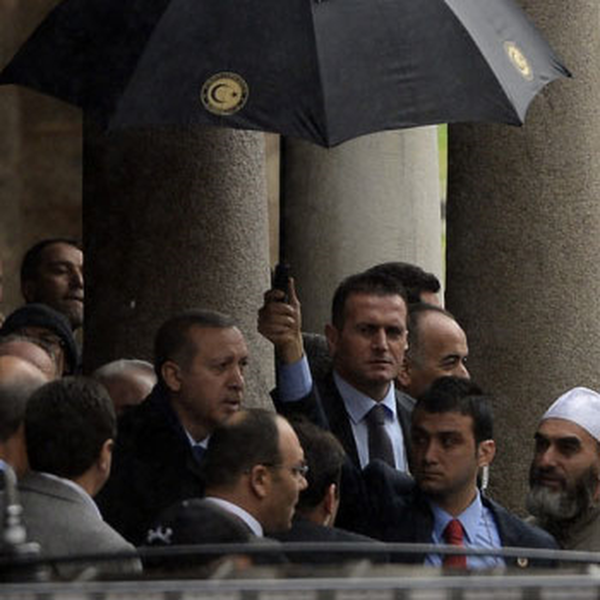 Başbakan Erdoğan Cuma Namazını Piyalepaşa\'da Kıldı