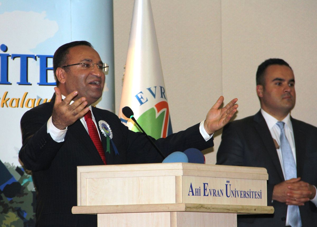 Bekir Bozdağ: "Üniversiteler İdeolojik Kaleler Değil, Hürriyet Kaleleri Olmalı"