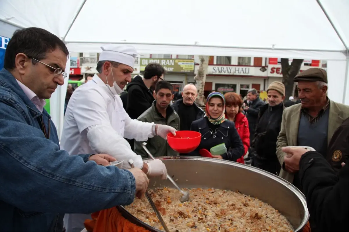 Büyükşehir\'den Aşure İkramı