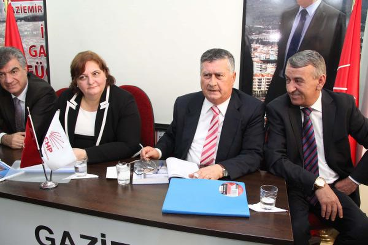 CHP, AK Parti Üye Kavgası Büyüyor