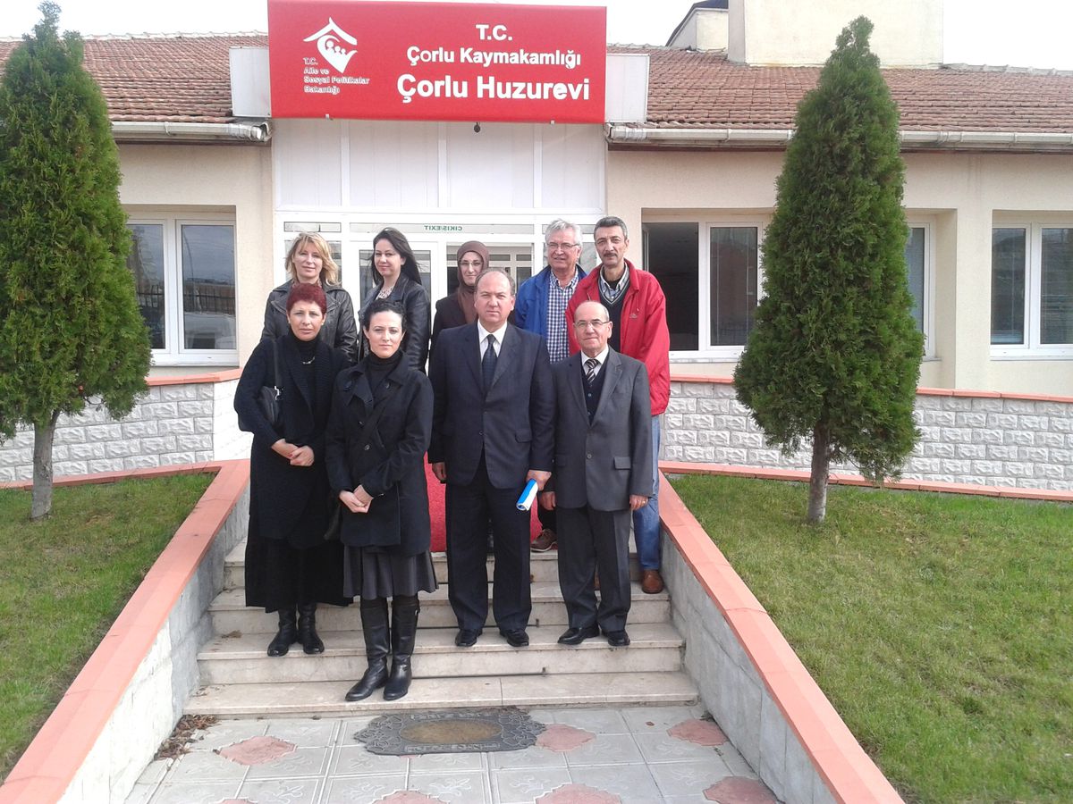 Çorlu Kent Konseyi\'nden Huzurevine Ziyaret