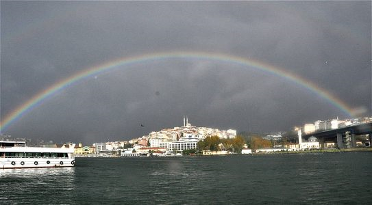 Eyüp Sultan\'da Gökkuşağı Büyüledi