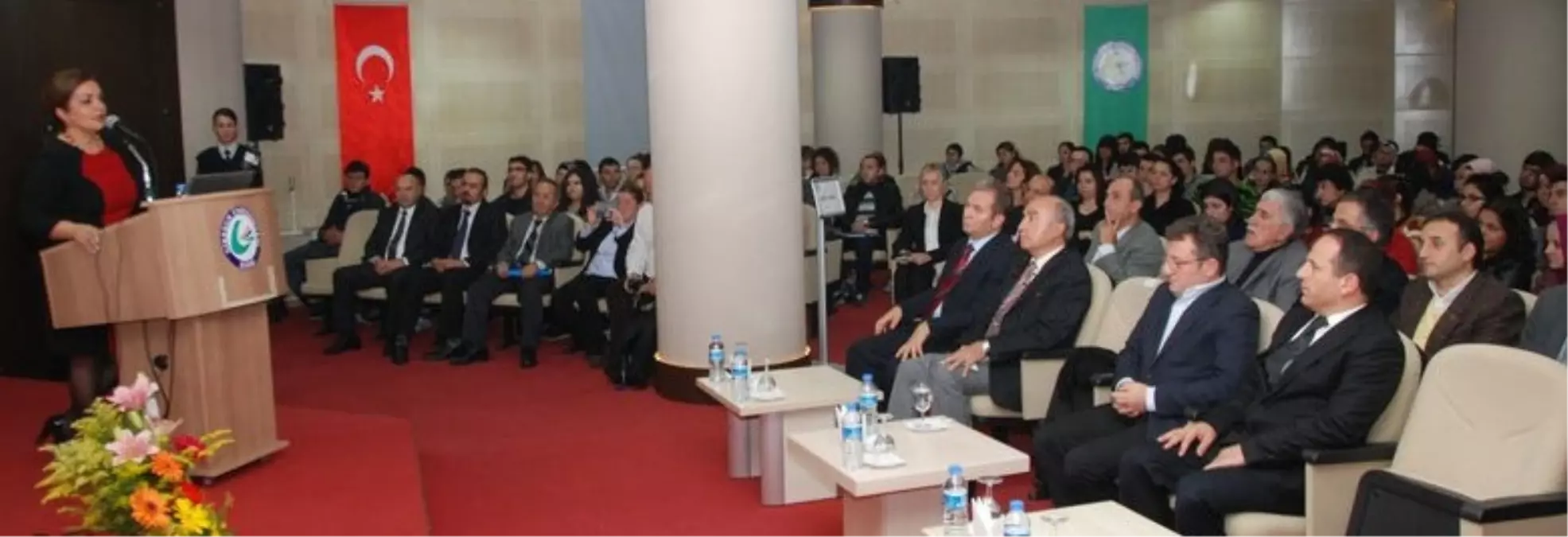 "Küresel Kriz Sonrası Türkiye\'nin Yön Arayışları" Konferansı