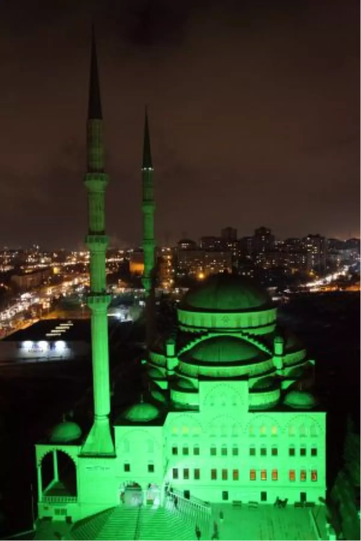 Mevlana Caddesi Işıl Işıl