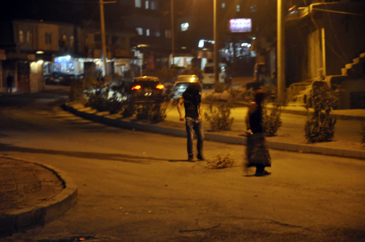 Şırnak\'ta İzinsiz Gösteriye Polis Müdahalesi