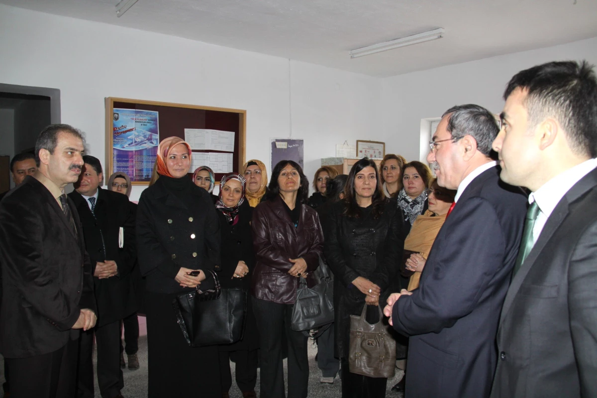 Ünür Köyü\'nde Kütüphane Açıldı