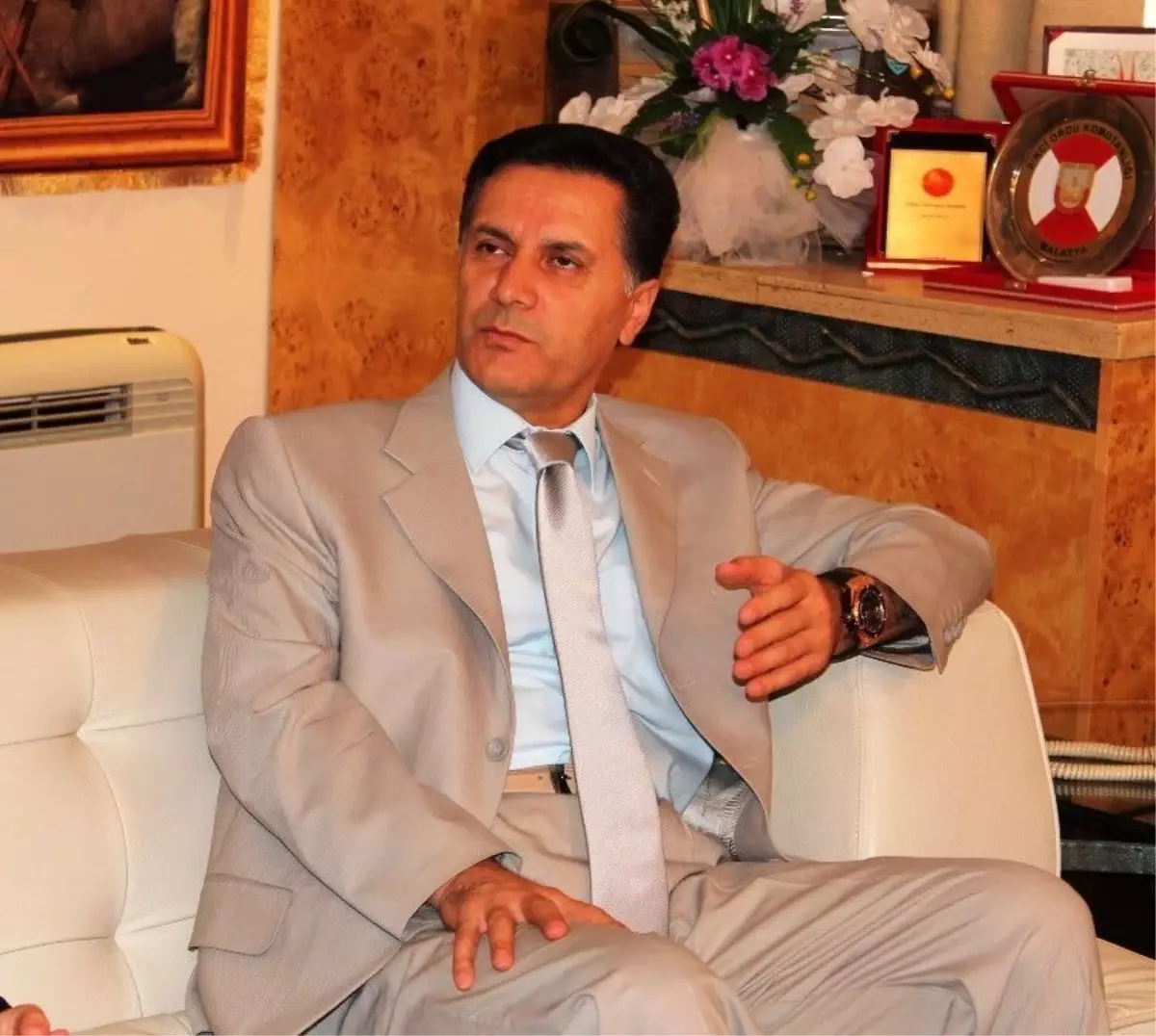 Vali Ayvaz, Öğretmenler Günü\'nü Kutladı