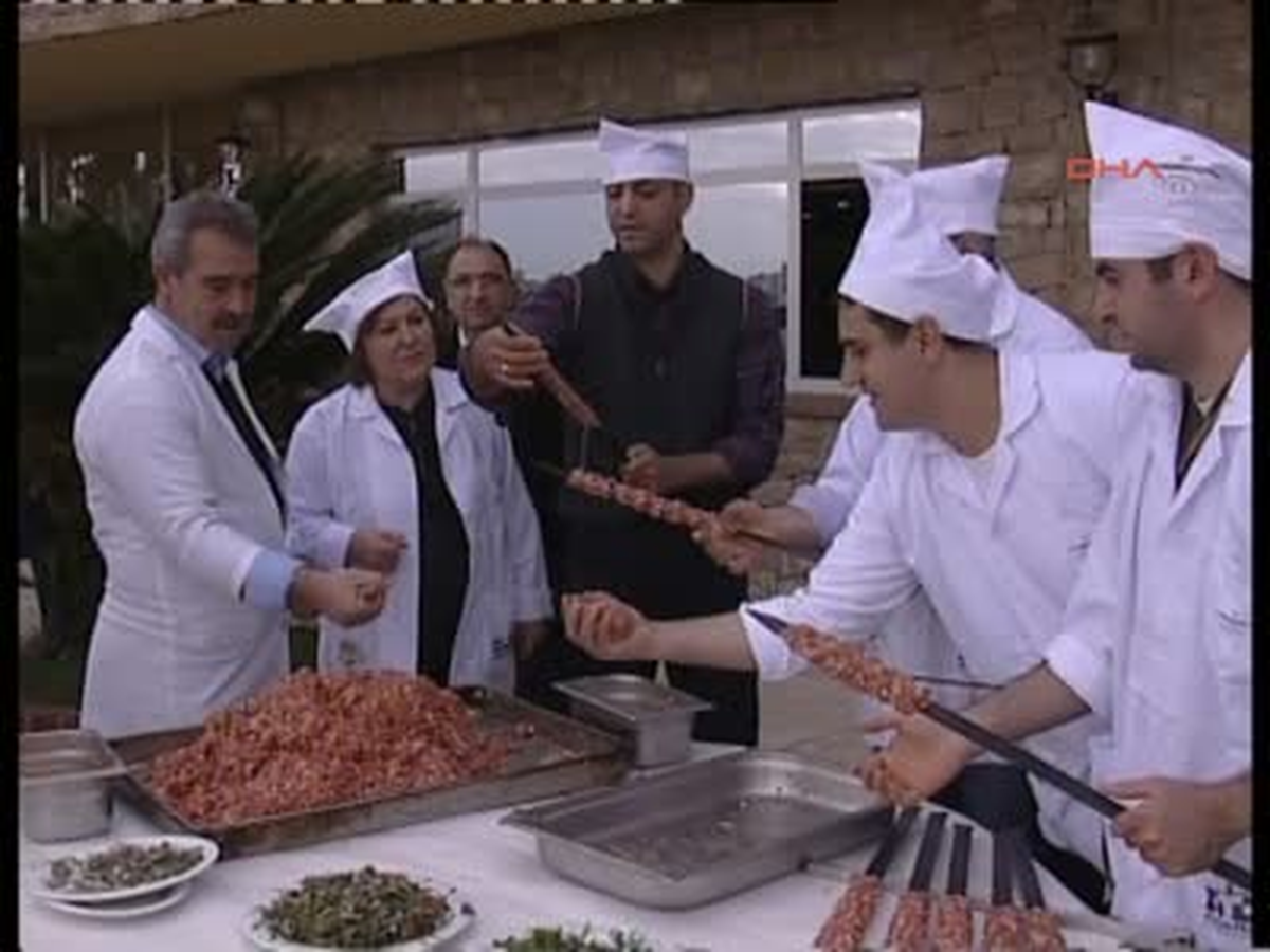 Adana Kebap Akademisi 32 Mezun Verdi Kebap Akademisi 32 Mezun Verdi
