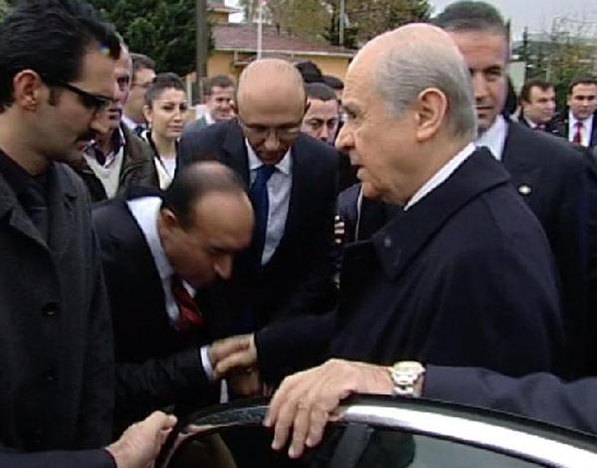 Bahçeli\'yi Çamlıca Gişeleri\'nde Karşıladılar