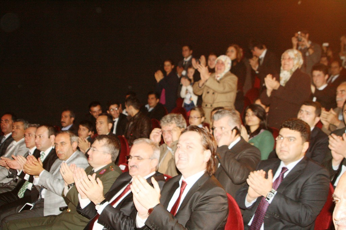 Depremzede Öğretmenlerin Gözyaşları
