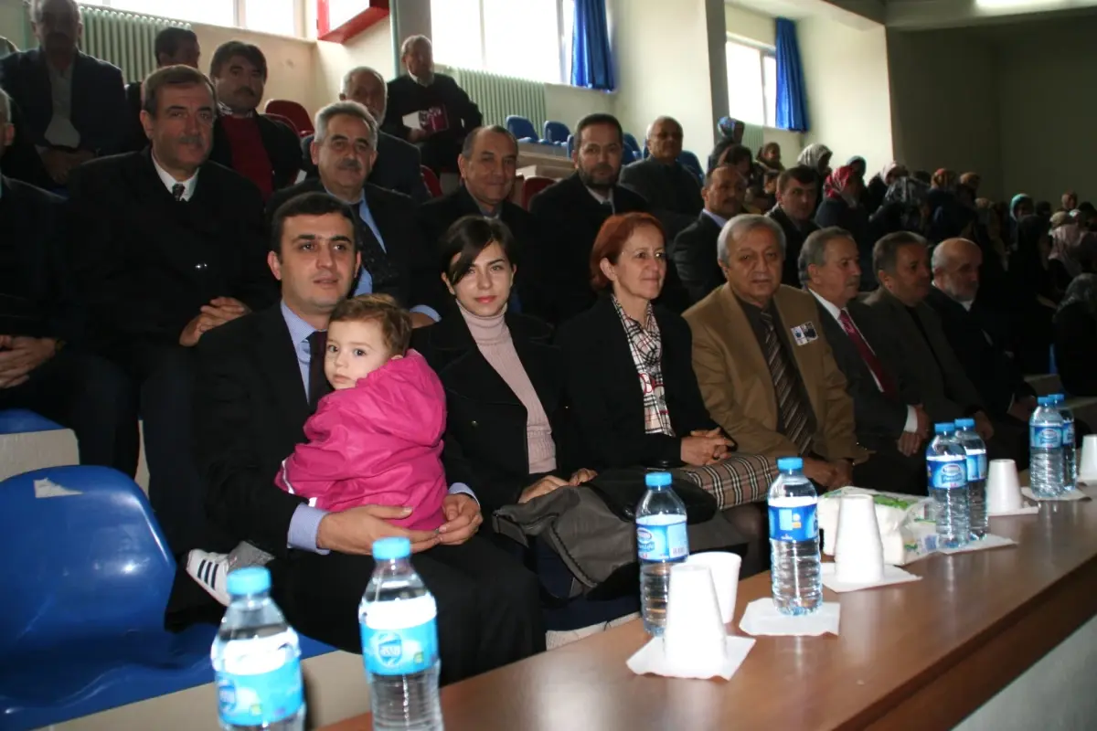 Devrek' Te Müftülük ve Belediye Tarafından Aşure'ye Davet Proğramı Düzenlendi