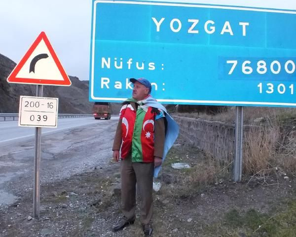 Hocalı Katliamına Dikkat Çekmek İçin Yürüyen Bayramlı, Yozgat\'ta