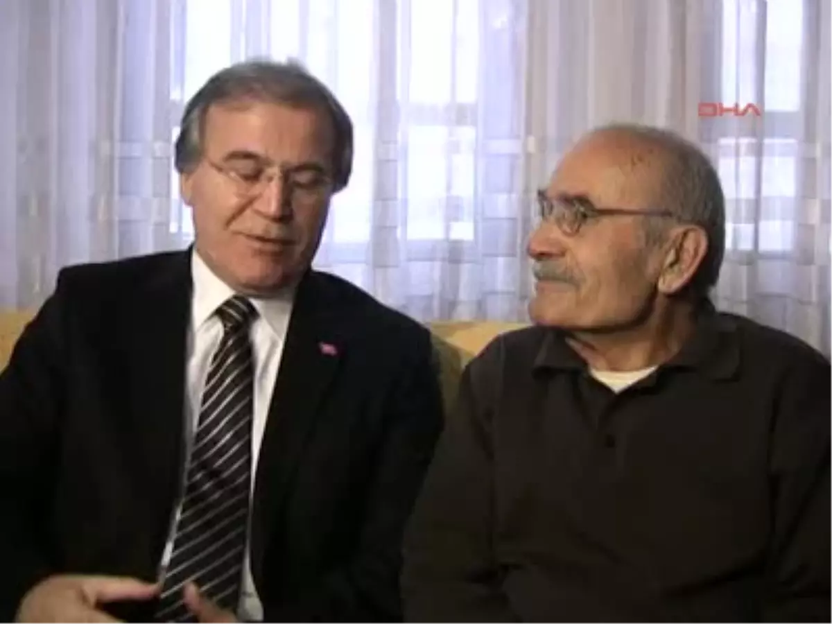 Karabük Mehmet Ali Şahin Öğretmenini Ziyaret Etti Mehmet Ali Şahin Öğretmenini Ziyaret Etti