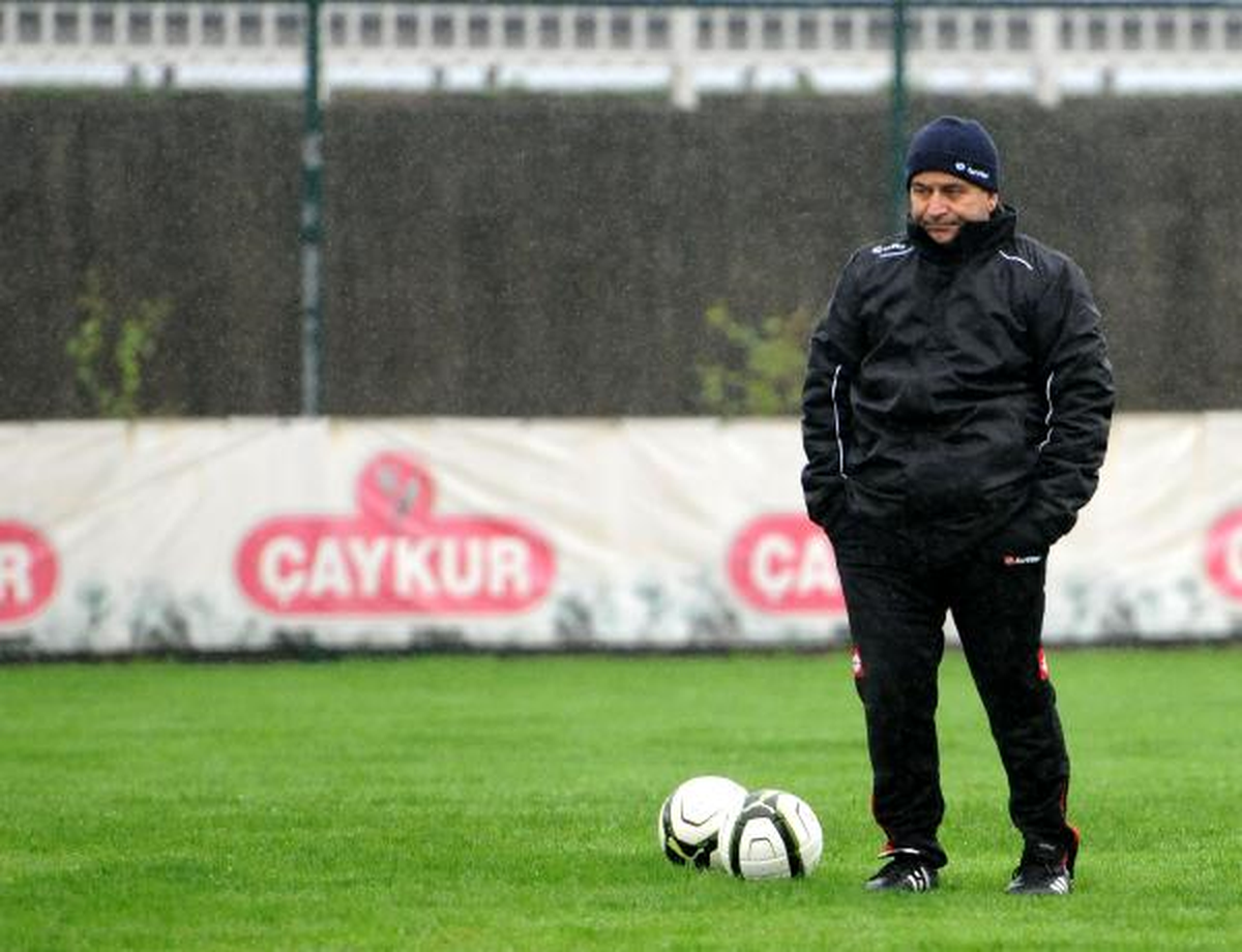 Rizespor Teknik Direktörü Korukır: Hedefimiz 3 Puan