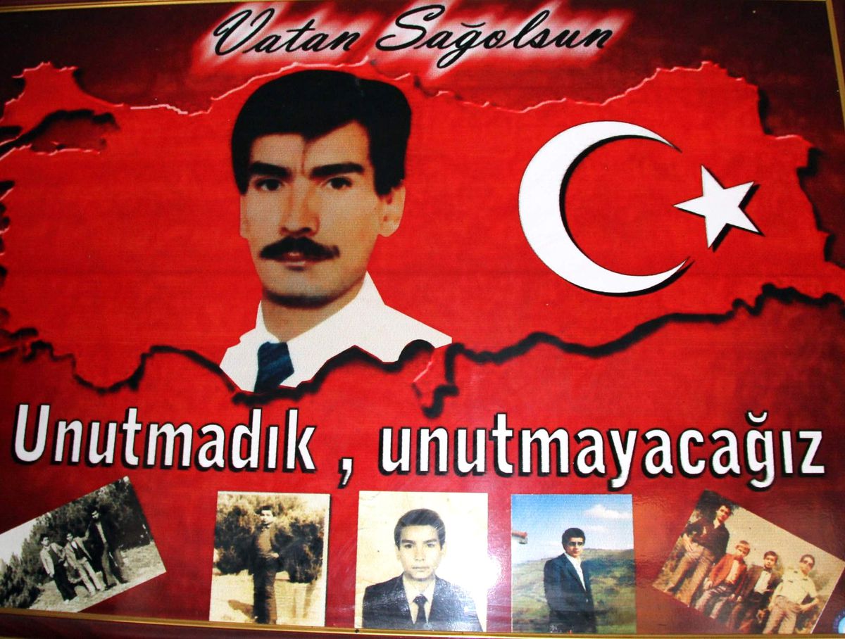 Şehit Öğretmenin Ailesi Öğretmenler Günü\'nü Buruk Geçirdi