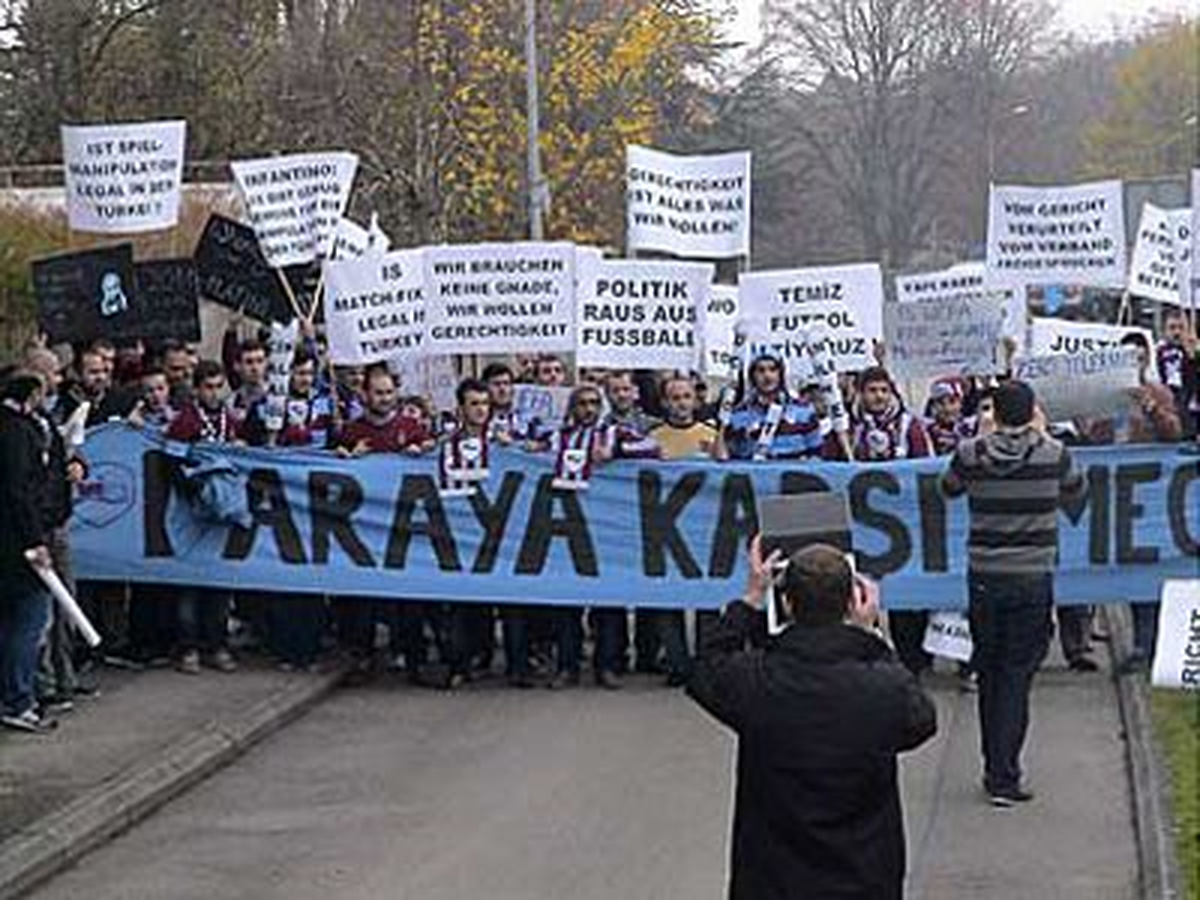 Trabzonsporlular UEFA\'dan \'Temiz Futbol\' İstedi