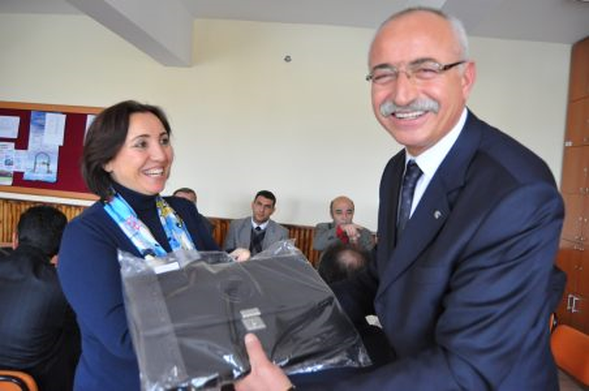 Abdulkadir Çat\'tan Öğretmenler Günü Kutlaması