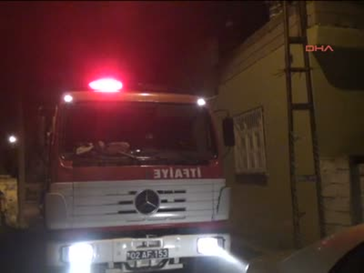 İki Katlı Evin Üst Katı Yandı