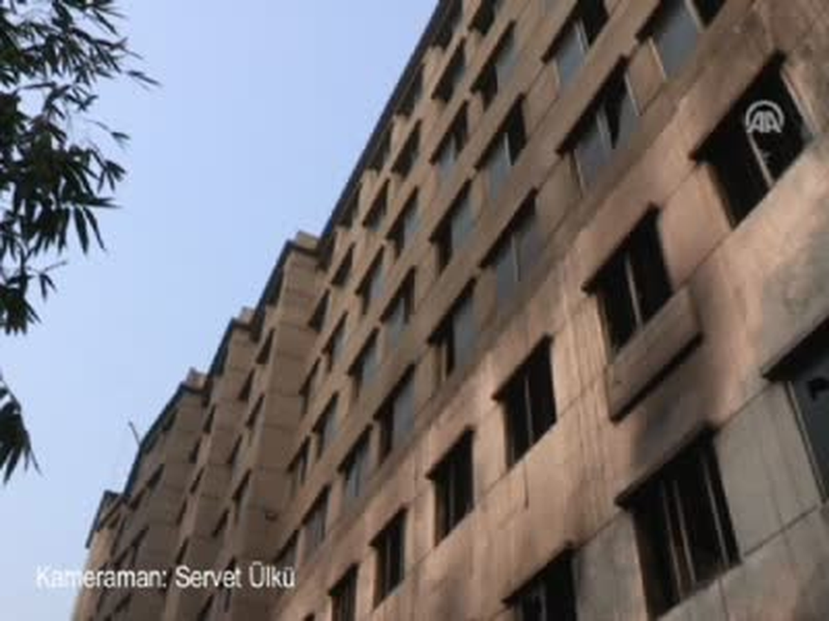 Bangladeş\'te Yangın Faciası: 120 Ölü