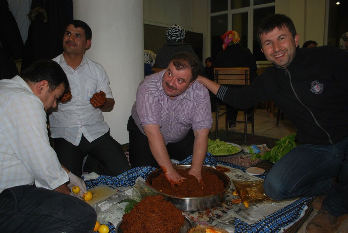 Başkan Torun, Öğretmenlere Çiğköfte