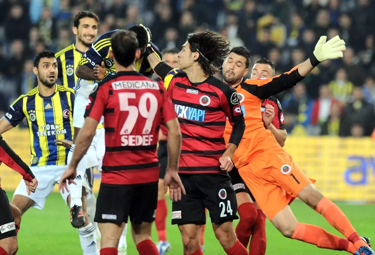 Fenerbahçe, Gençlerbirliği\'ni 4 Golle Geçti