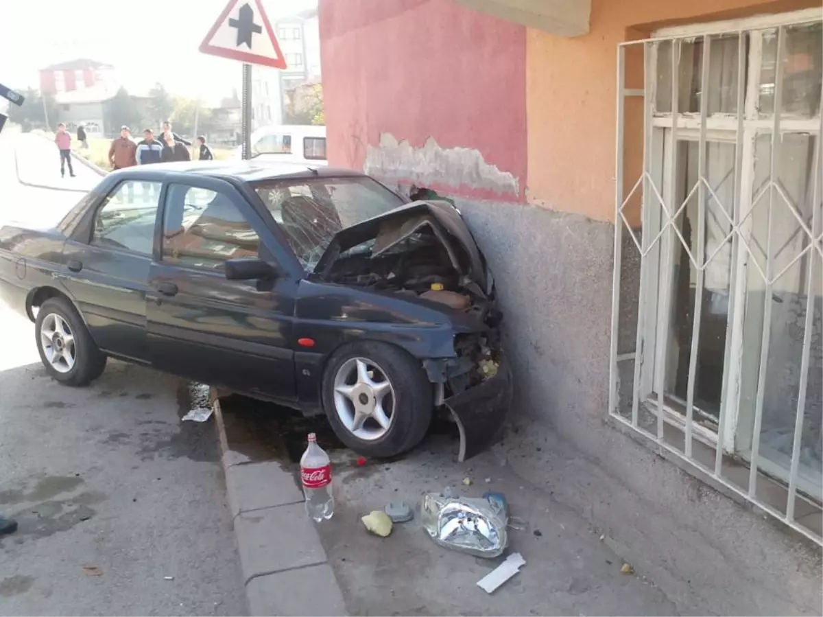 Freni Patlayan Otomobil, Çocuk Odasına Girdi