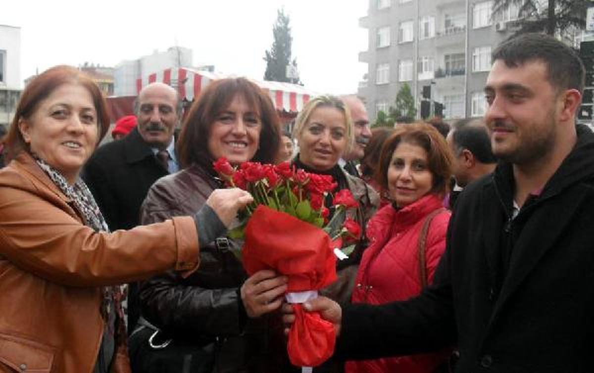 Gebze\'de Kadına Şiddeti Protesto Ettiler
