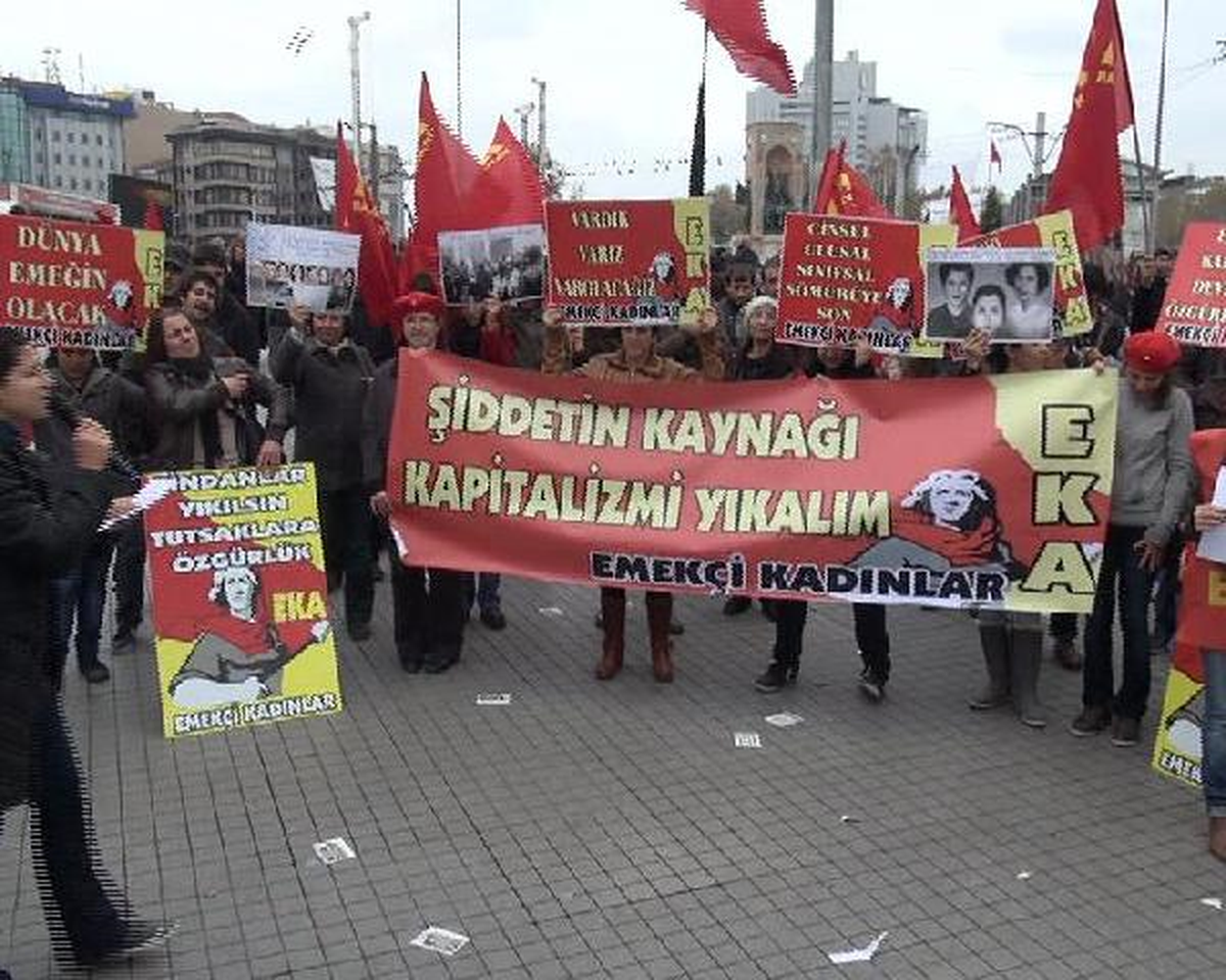 Kadına Karşı Şiddet Taksim\'de Protesto Edildi