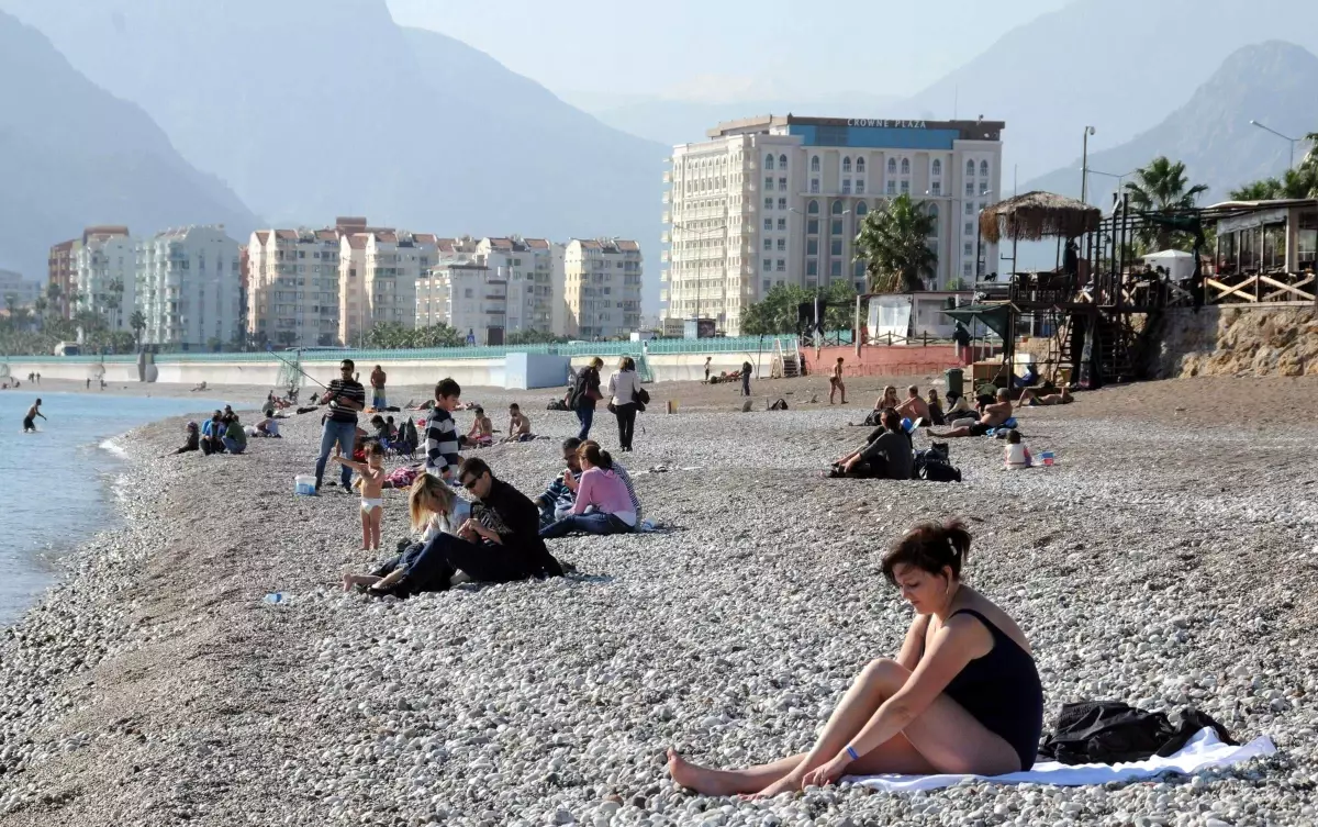 Sonbaharın Son Günlerinde Sıcak Hava