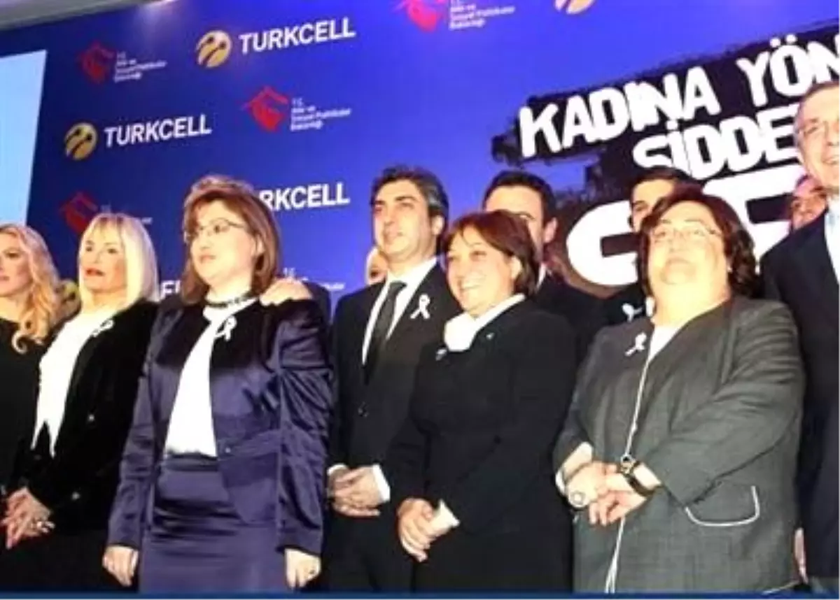 Turkcell\'den Şiddete \'Hayır\' Kampanyası