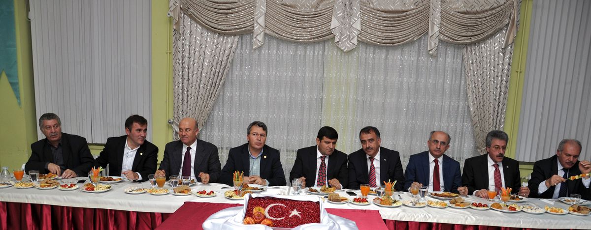 Üstün, 24 Kasım Öğretmenler Günü Programına Katıldı