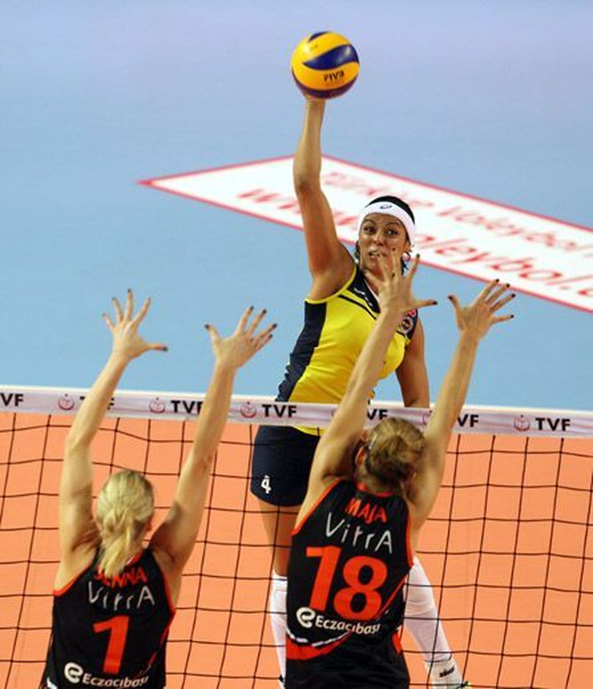 Acıbadem Bayanlar Voleybol Ligi\'nde Görünüm