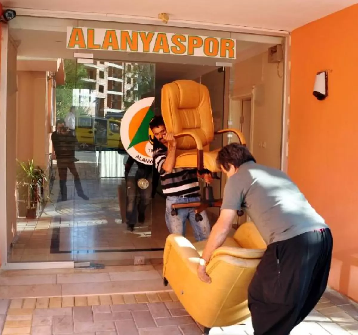 Alanyaspor\'a Haciz Şoku