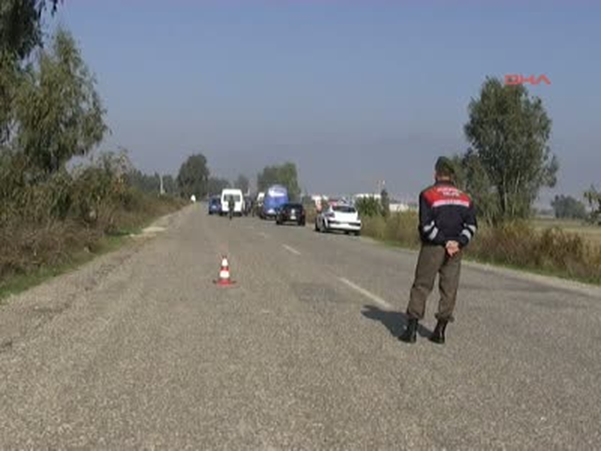 Boğazını Kesip Yol Kenarına Attılar