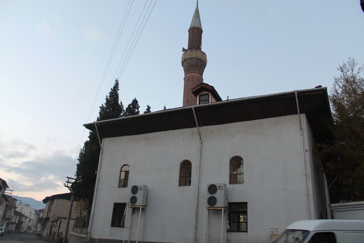 Camiden Sakalı Şerif Kutusu Çalındı