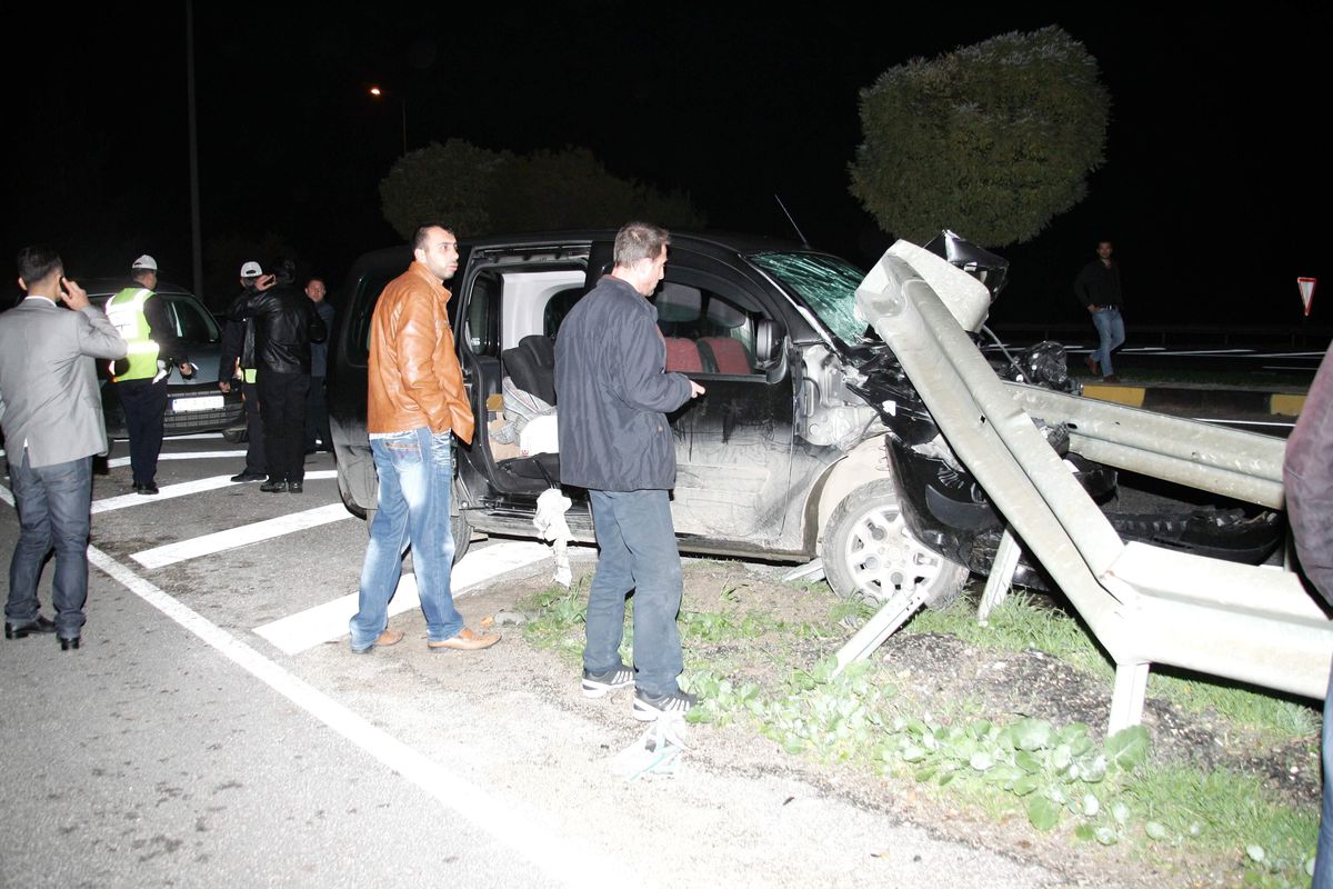 Gaziantep\'te Trafik Kazası: 3 Yaralı