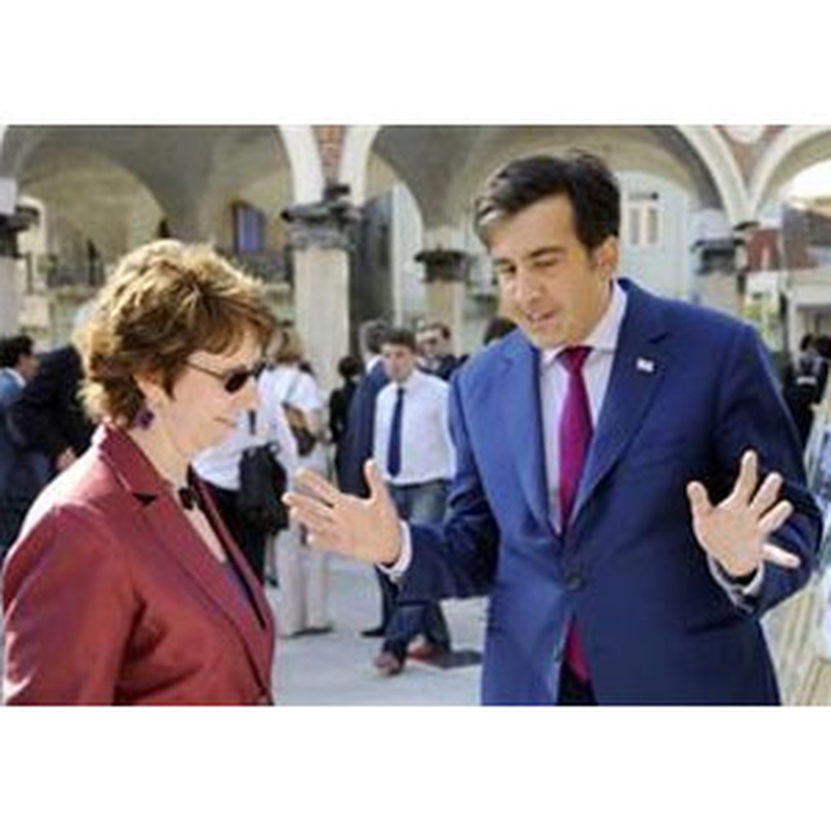 Gürcistan Cumhurbaşkanı Saakaşvili, AB Temsilcisi Ashton\'u Kabul Etti