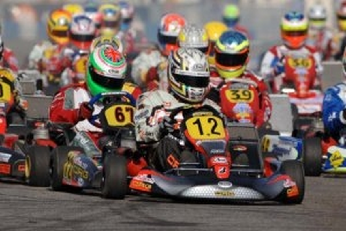 Karting Turnuvası\'nda Birincilik Kupası Verildi