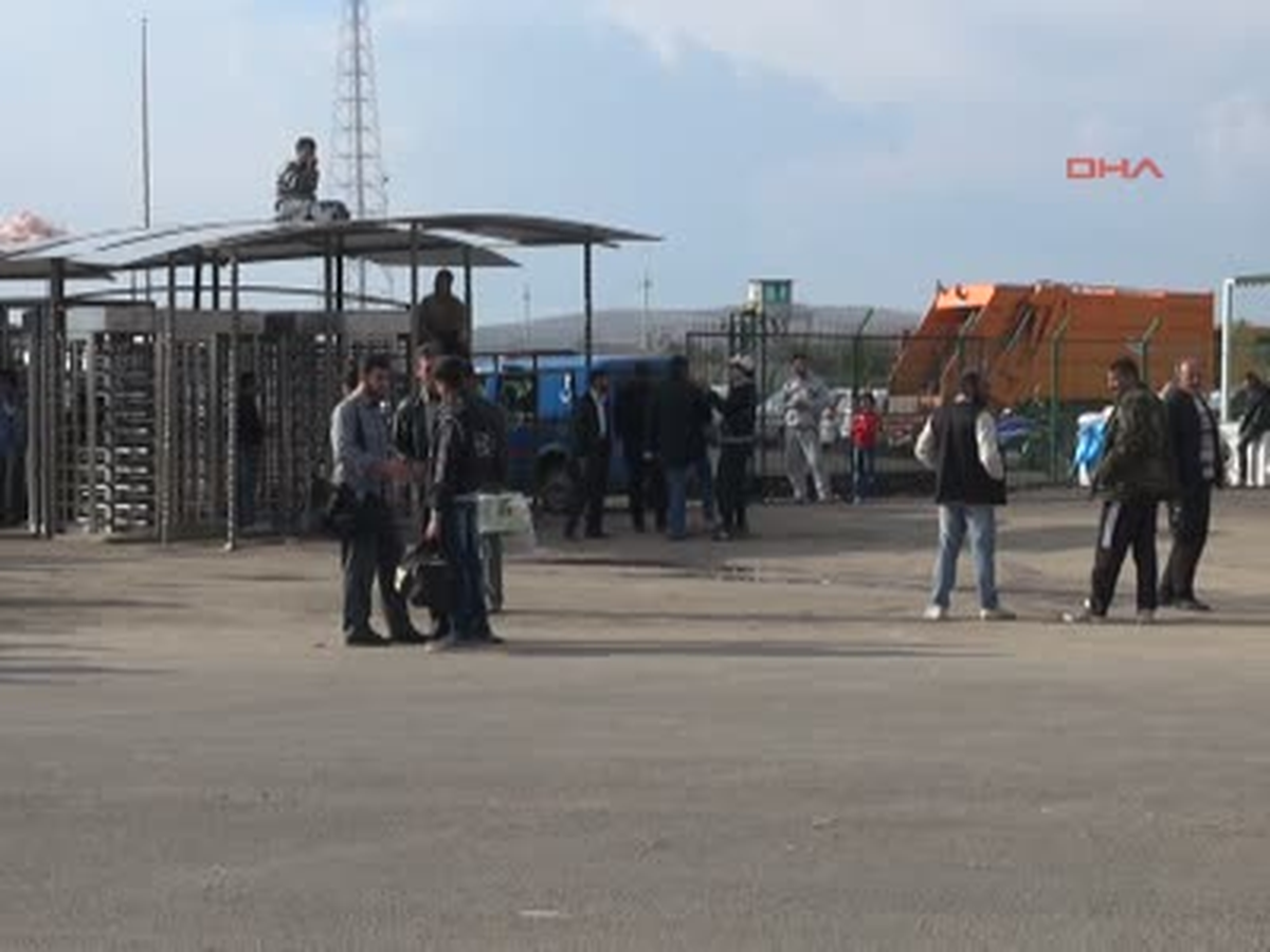 Kilis Kaçak Suriyeliler Ülkelerine Dönüyor Kaçak Suriyeliler Ülkelerine Dönüyor