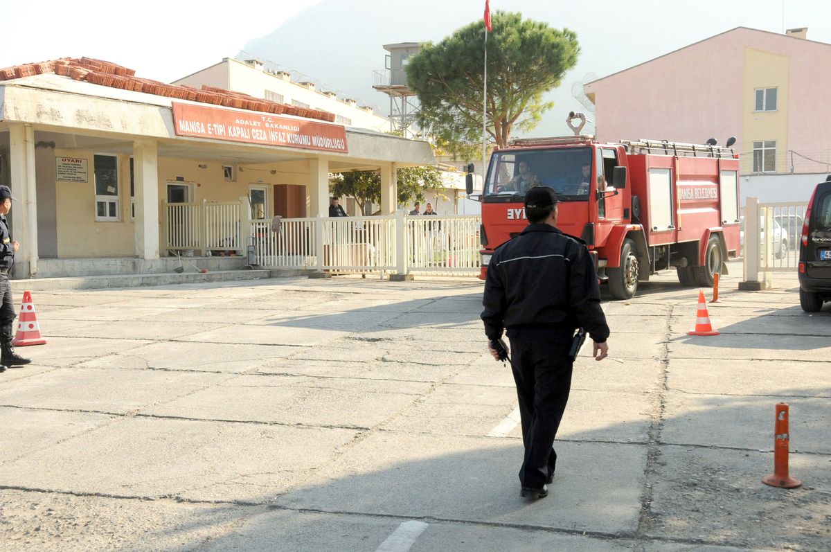 Manisa Cezaevi\'nde Yangın